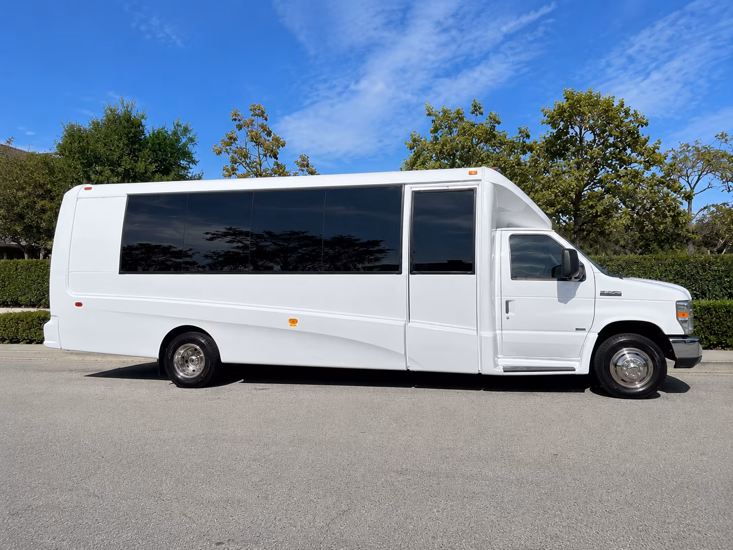 irvine corporate shuttle buses for irvine businesses
